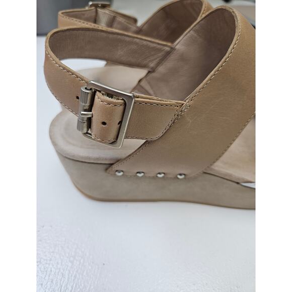 Dansko Tan and Silver Sandals - Picture 4 of 6